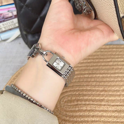 LuxeLock – Reloj Fashion con Cabeza de Cerradura para la Reina del Detalle